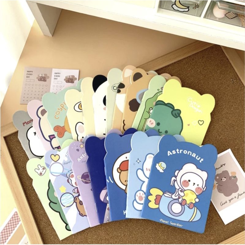 

Buku kecil unik karakter