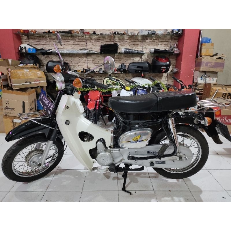 Sepeda Motor Honda C70 Klasik mesin Grand Ban + Velg Ring 14