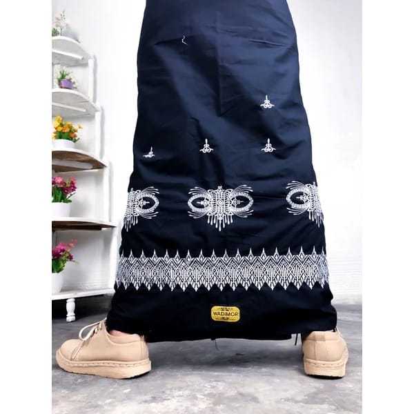 Sarung Bordir Pintu Aceh Sarung Tenun Bordir Timbul Motif Pintu Aceh