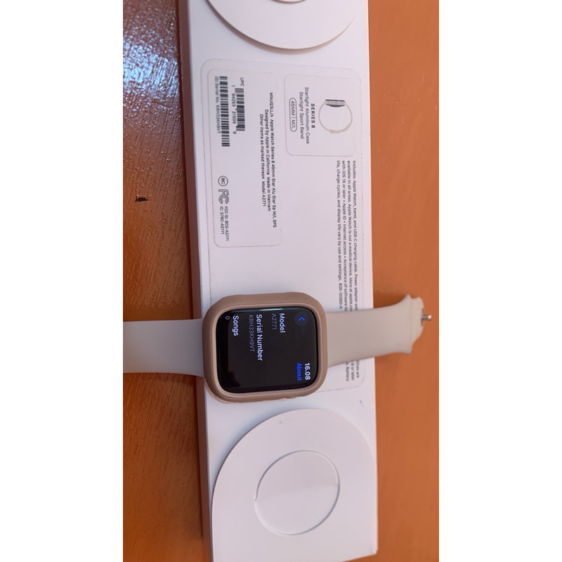 Second Like new Apple Watch series 8 45 mm