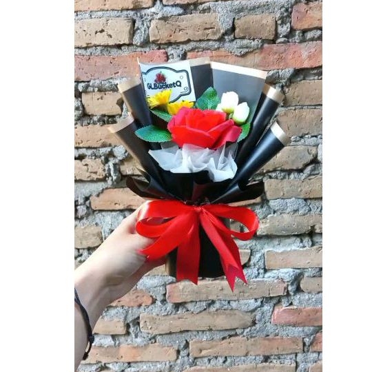 

mini bucket mawar, bucket bunga, bucket Snack, bucket wisuda