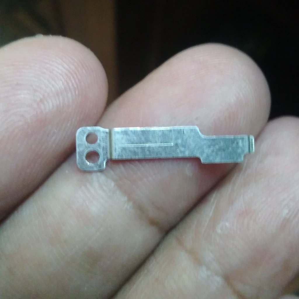 Plat Besi Penahan Soket LCD Huawei Y6 2018 ATU L22 Plat Penahan LCD Huawei Y6 2018 ATU-L22 Plat Peng