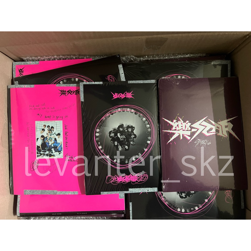 (sealed) stray kids skz ROCKSTAR album