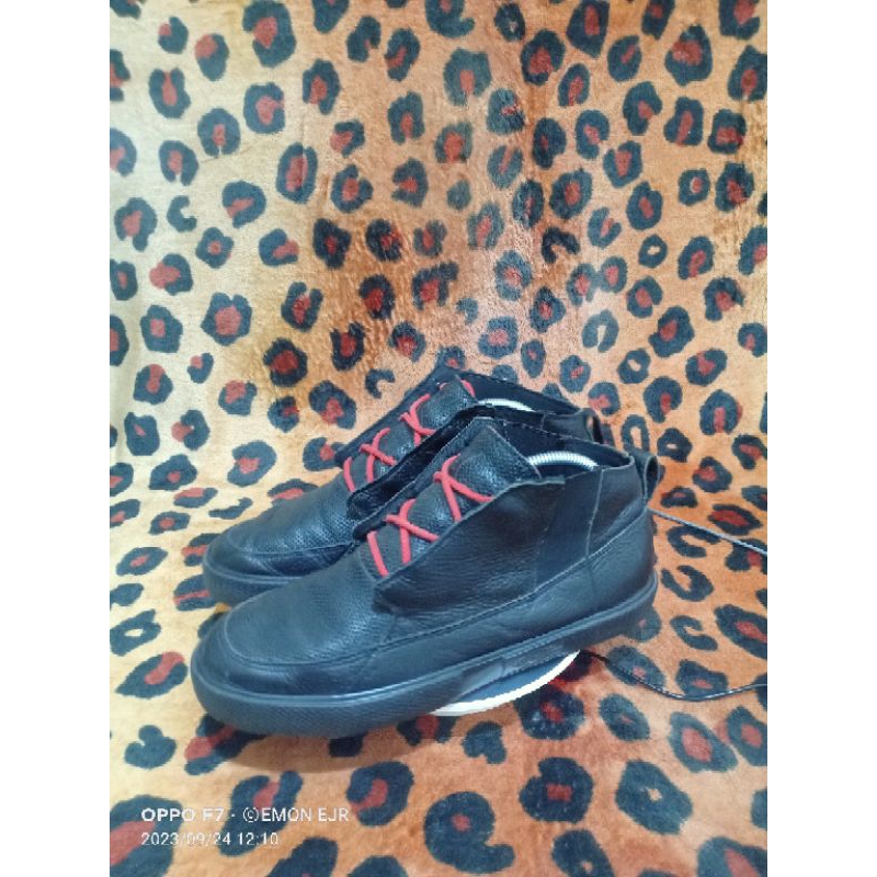 #83 Sepatu second Jordan