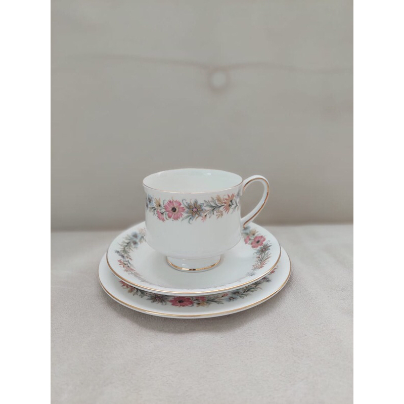 Vintage Trio Set Tea Cup Belinda by Paragon/set cangkir teh belinda