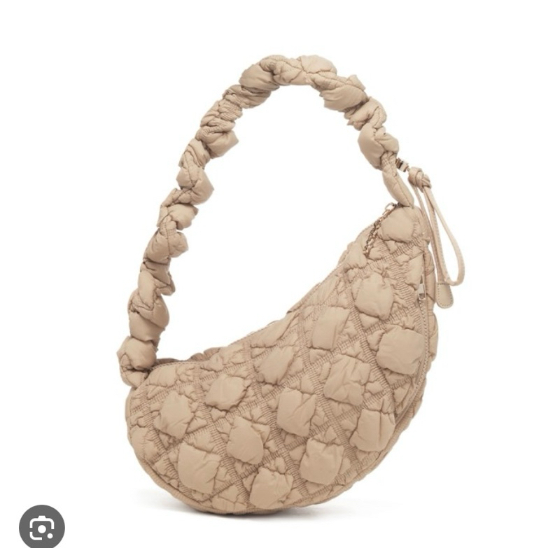 Carlyn Cozy Bag size M Preloved