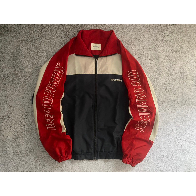 WINDBREAKER QT8