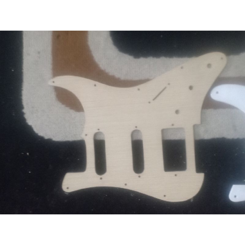 pickguard  gitar model  stratocaster Yamaha silversky