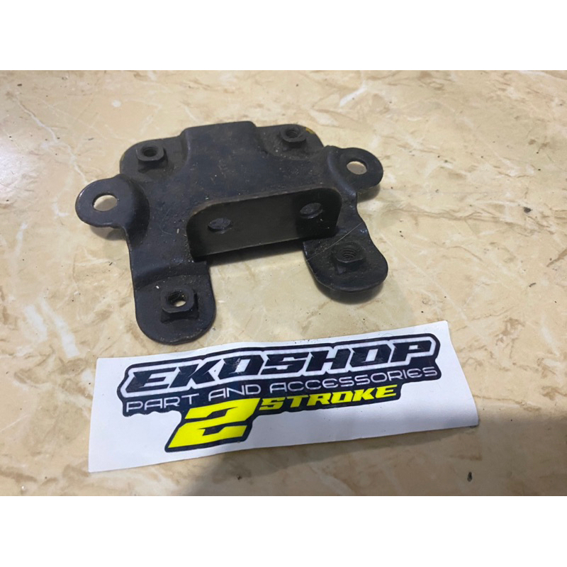 BRAKET BRACKET DUDUKAN SPAKBOR DEPAN YAMAHA YT115 ORIGINAL DUDUKAN SLEBOR