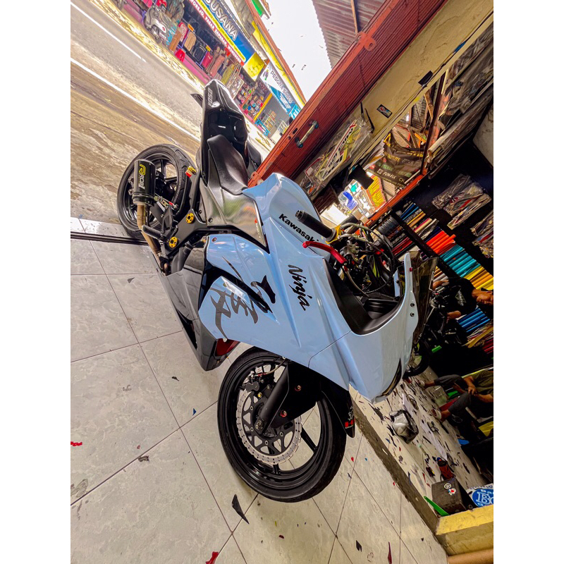 SKOTLET STIKER MOTOR ICE BLUE PASTEL GLOSY SCOTLITE ICE BLUE PASTEL SKOTLET GLOSY SKOTLET BIRU PASTE