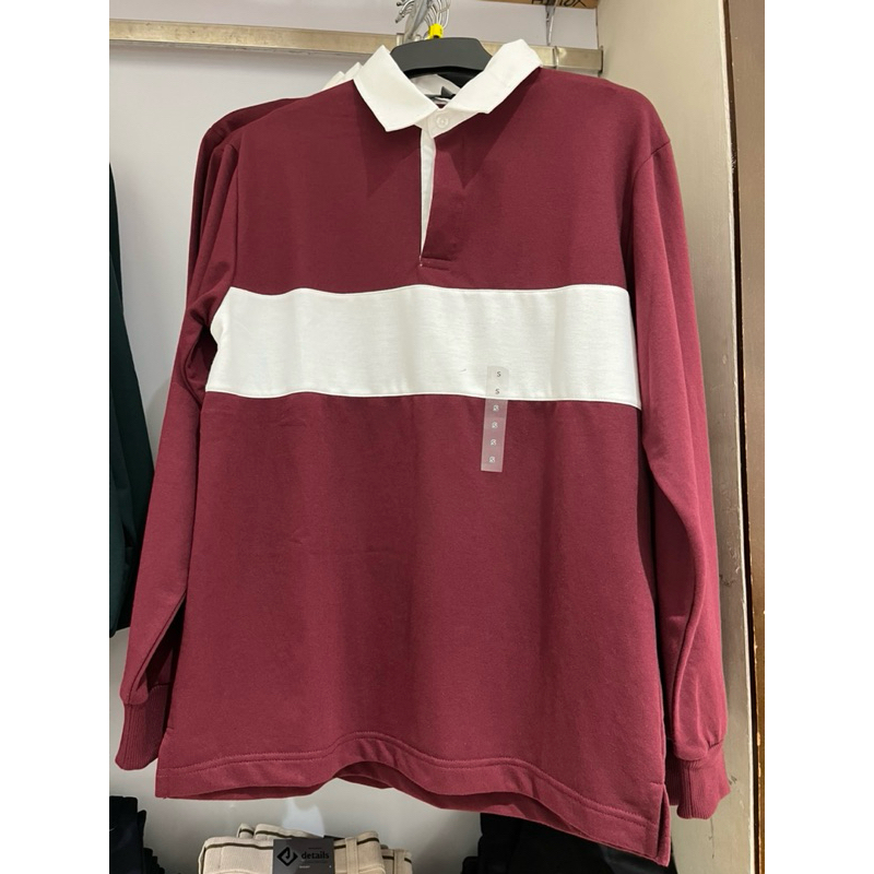 Sweater pria details