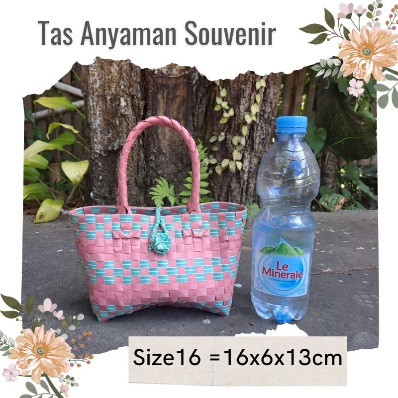 

Tas Anyamanan Mini ada kaitan / Tas Souvenir / Tas Hajatan / Gift Box / Tas Mini