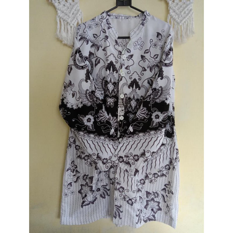 preloved seragam PGRI wanita