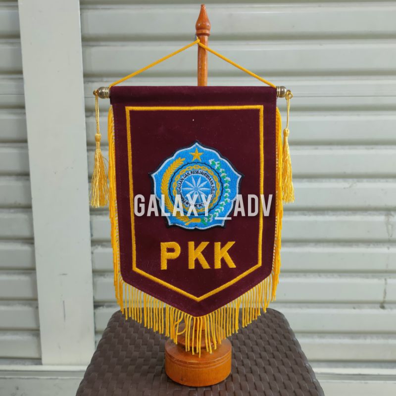 bendera vandel meja PKK + tiang vandel