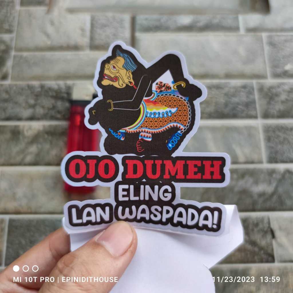 

Stiker Ojo Dumeh Eling lan Waspada Semar Punawakan Orang Jawa Wejangan Wayang