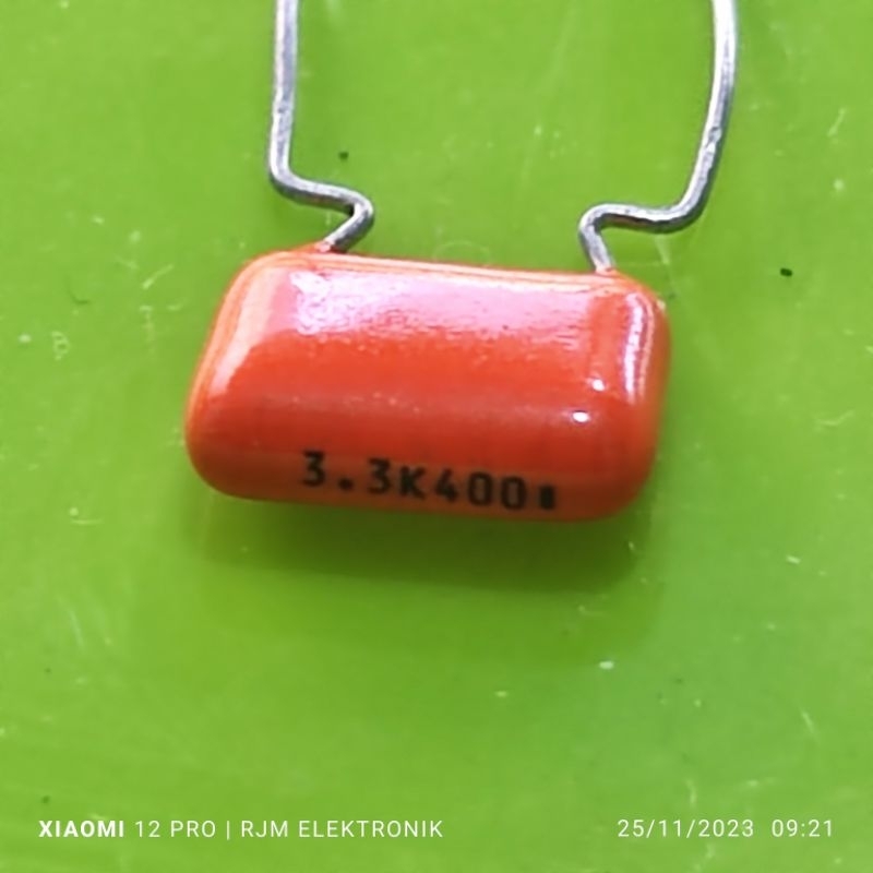 Capasitor 3n3 400v original