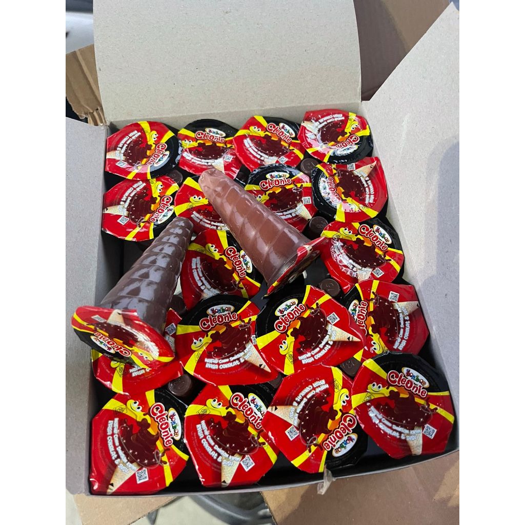 

1 pak coklat CLEONI isi 30 picis