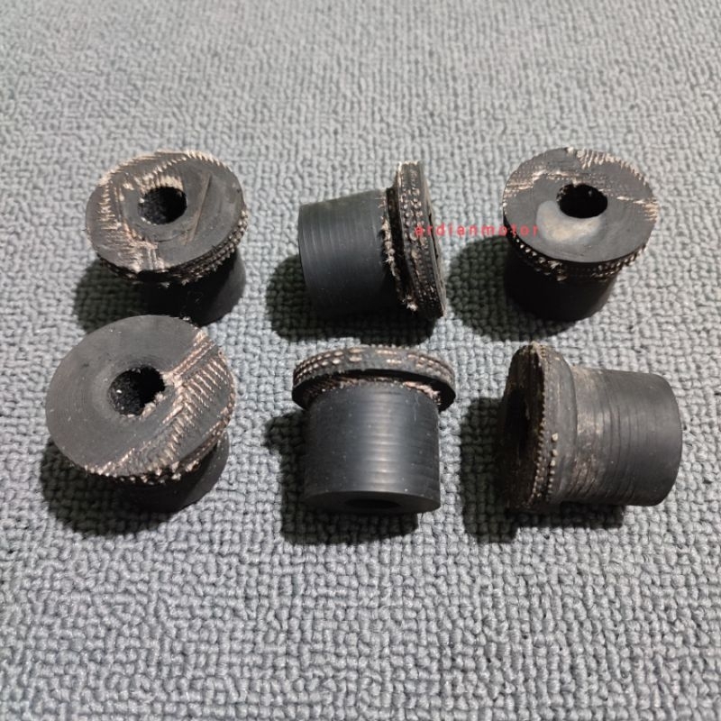 Karet Bushing Karet Per Daun Futura SS T120 SS Kecil (Depan)/Karet Boshpir Bosh Per Karet Pir Per Ka