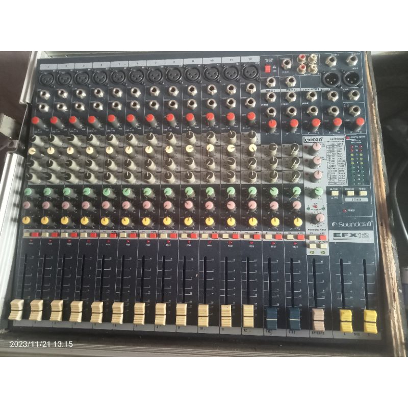 mixer soundcraft efx12