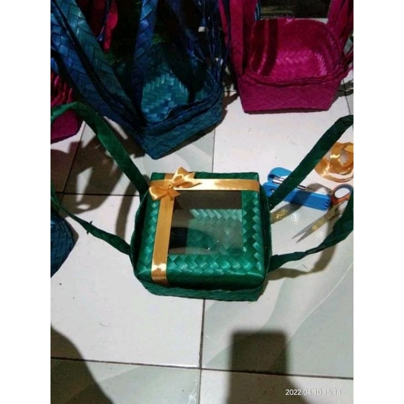 

HALODUL - Besek bambu Warna 25 x 25 cm (Mika Pita Spesial)/Besek Hantaran/Besek Jumbo/Besek Box Besar PWR