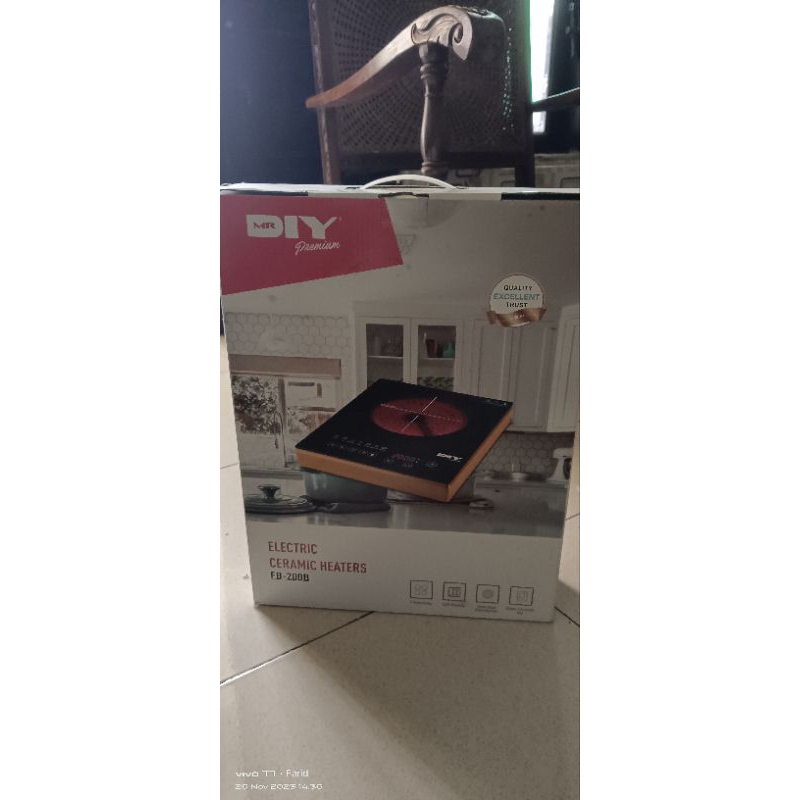 () Kompor listrik ceramik heater 2000watt  bekas