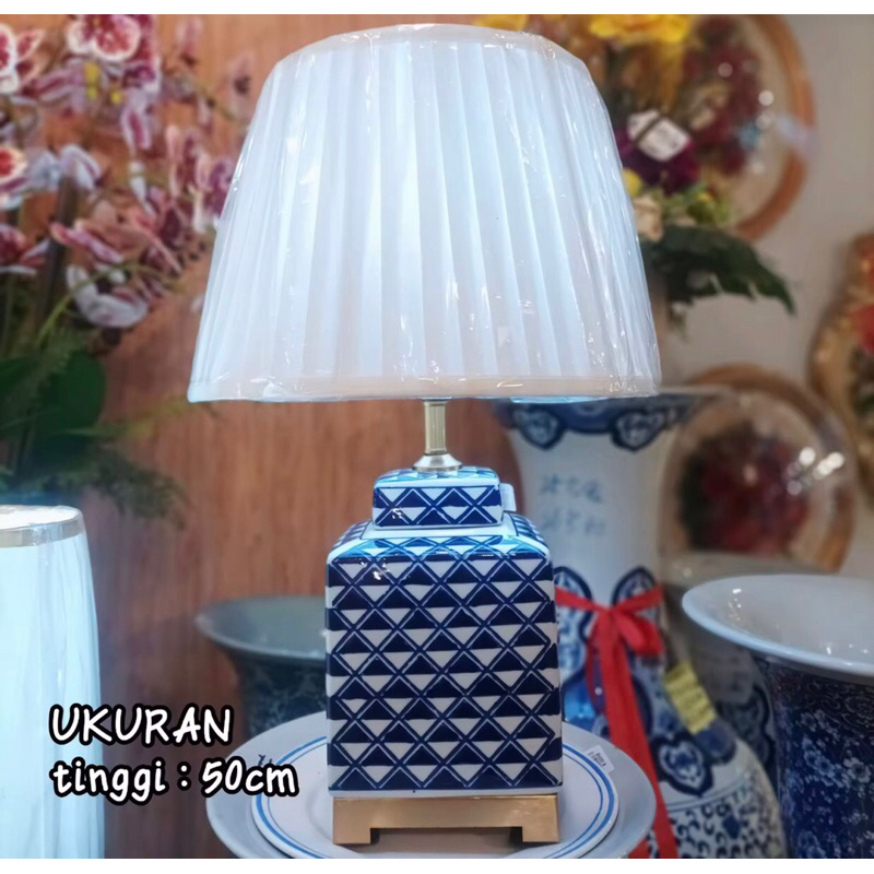 lampu tidur / lampu hias ruang tamu / lampu keramik / lampu tidur kamar / lampu meja /dekorasi / lam