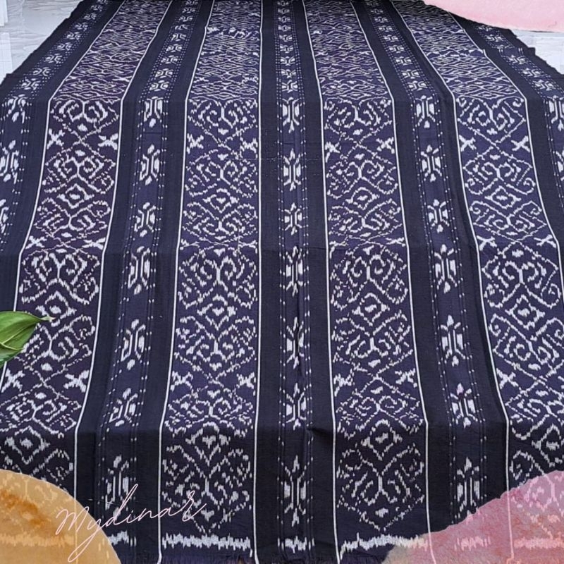 Tenun Blanket warna hitam mix putih kain Tenun Ikat Ntt Lombok Troso Jepara
