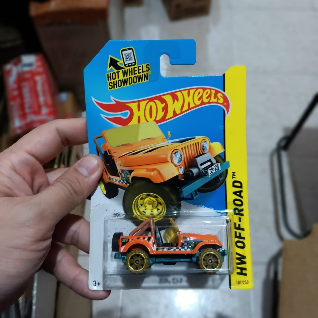 HOT WHEELS TREASURE HUNT TH JEEP CJ-7