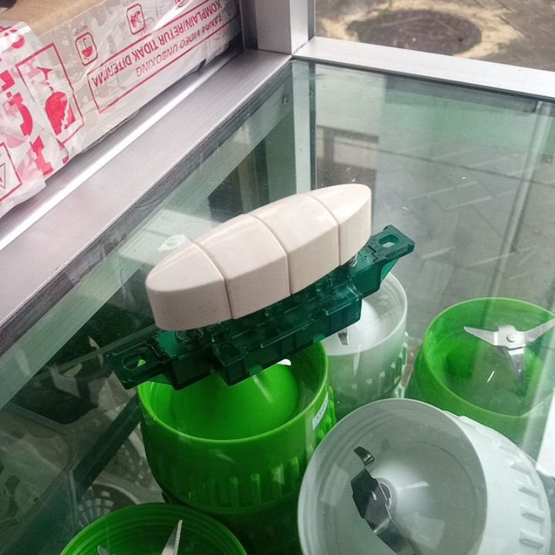 Saklar Kipas Angin 4 Tombol Sekai RRT