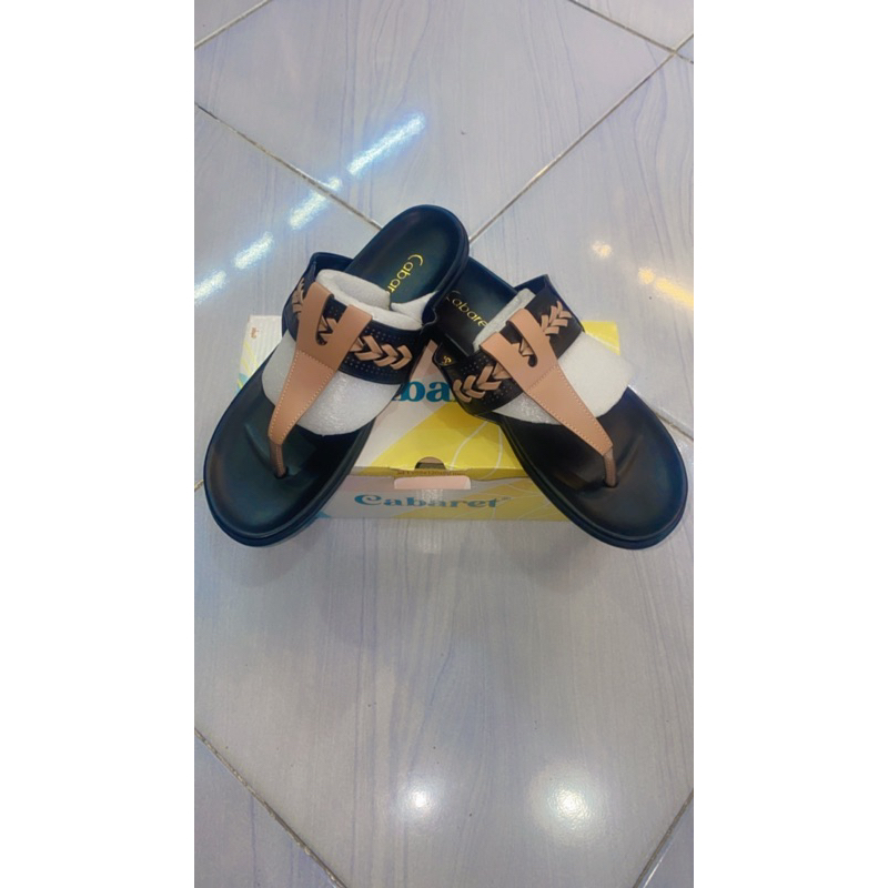 Sandal Cabaret