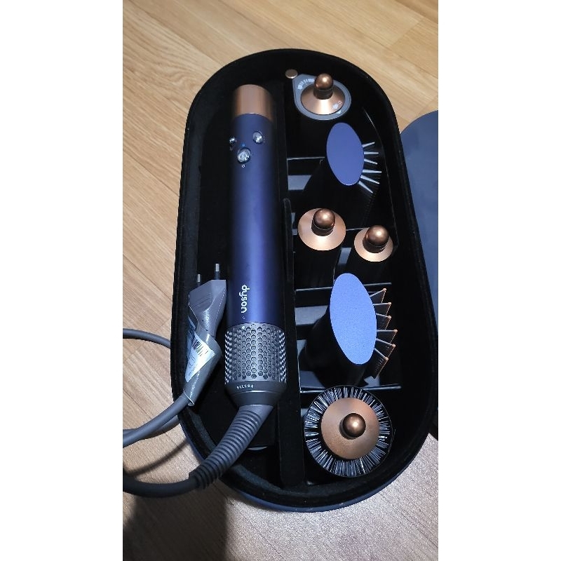 Dyson Airwrap second