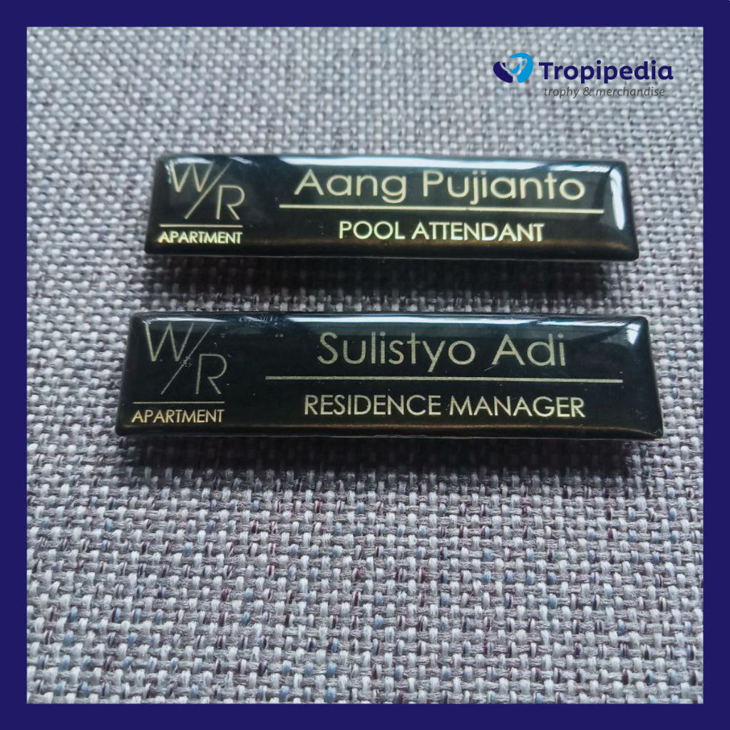 

Nametag Nama Dada Custom Logo Gambar Akrilik Resin Pin Aksesoris Id Card