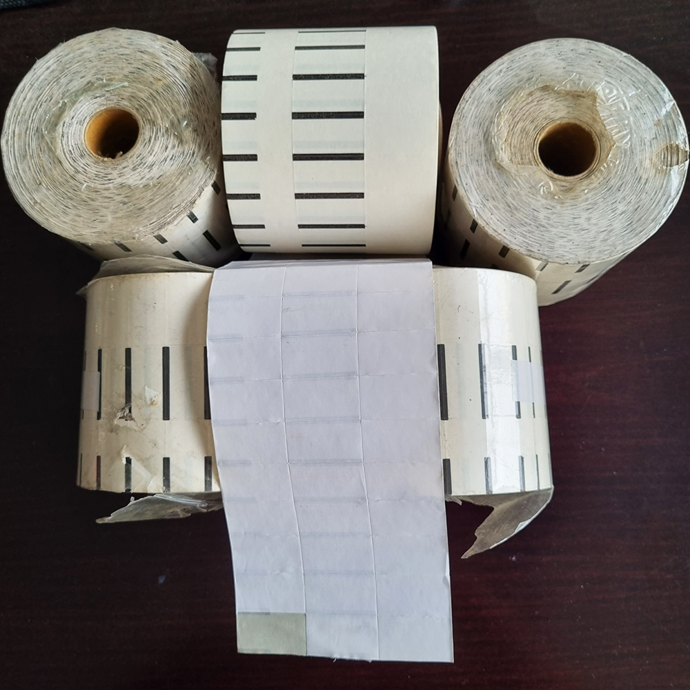 

STICKER THERMAL SEMICOATED UNTUK BARCODE UKURAN 3,2x1,8cm BARIS 3