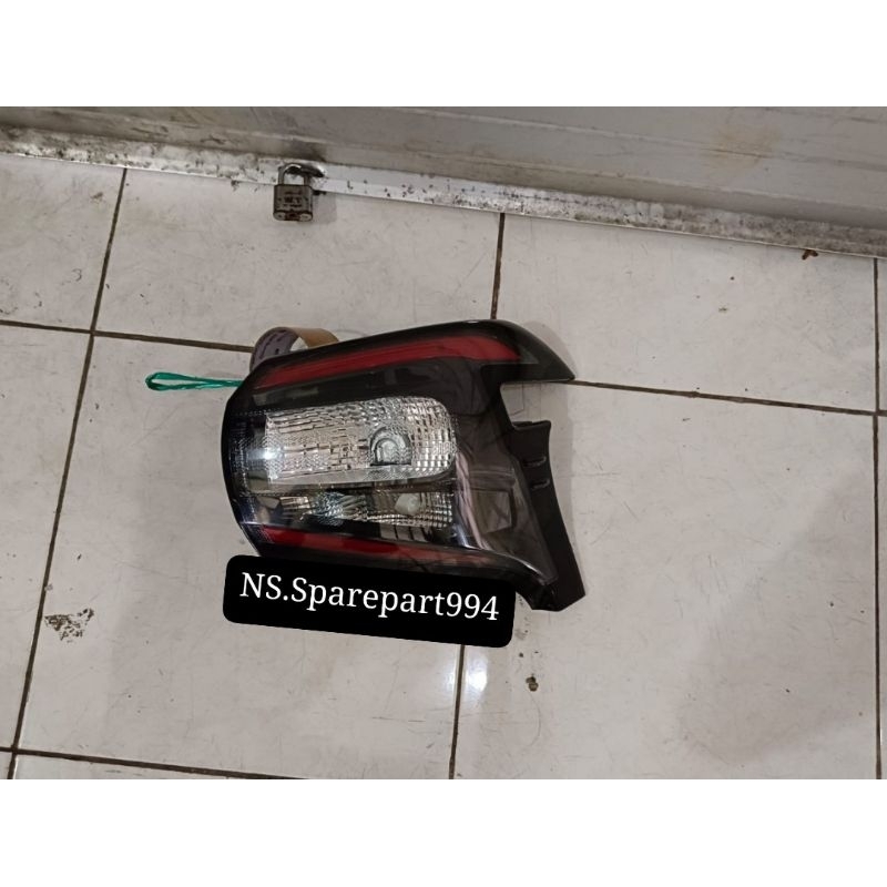 stoplamp lampu belakang toyota sienta q kanan