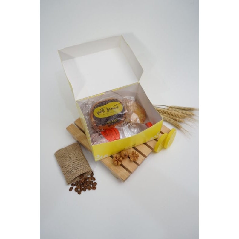 

Paket Snack Box Tipe C