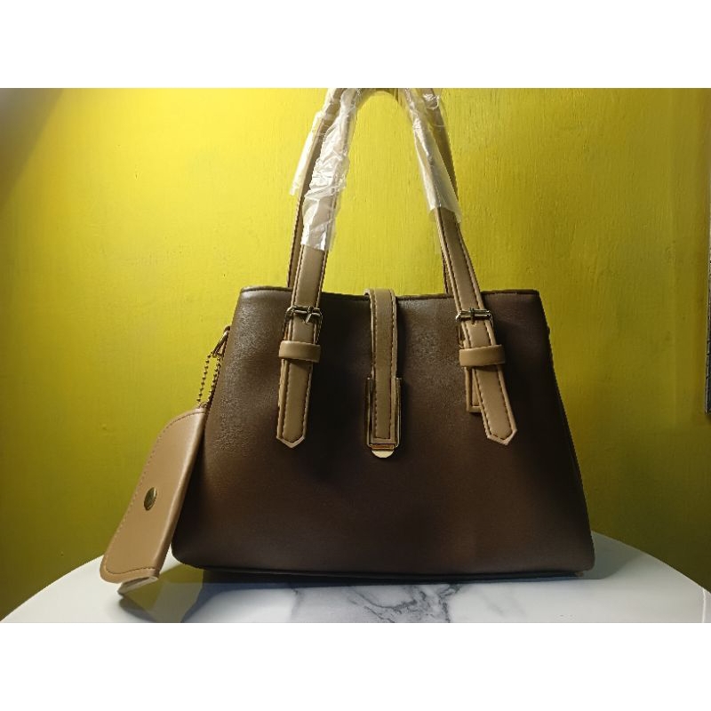 tas selempang coklat