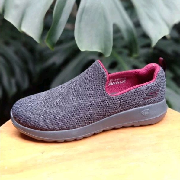 SEPATU SNEAKERS SKECHERS GO WALK MAX - INSIGNIA (BLACK,BURGUNDY)