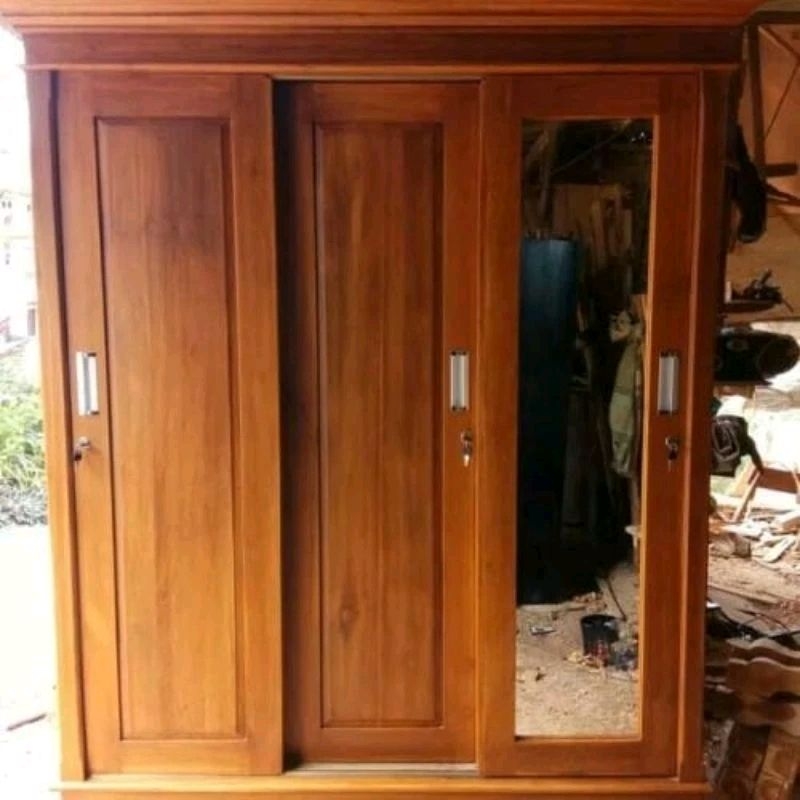 LEMARI MINIMALIS KAYU JATI 3 PINTU