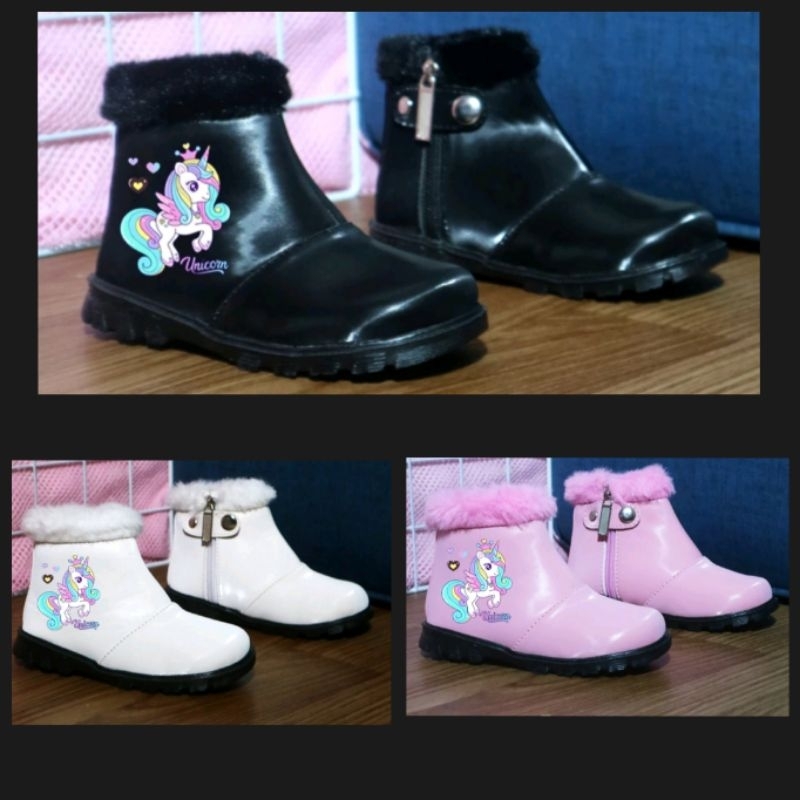Sepatu Casual Pesta Unicorn Anak Perempuan Boots Berbulu Halus/ Sepatu Boot Kasual Kuda Pony Anak Ce