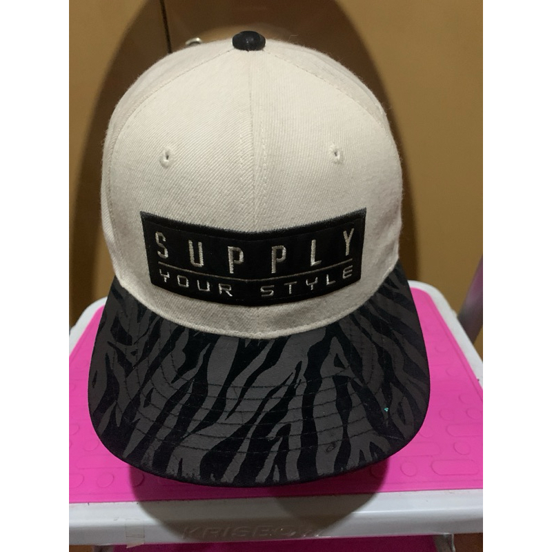 Topi snapback sekon/Used Snapback from Chunglim