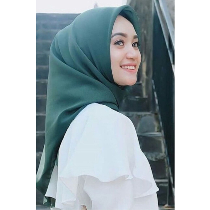 HIJAB segi empat polos BELLA SQUARE Warna Hijau  SEAWOOD TUA / jilbab segiempat  SEAWOOD TUA premium