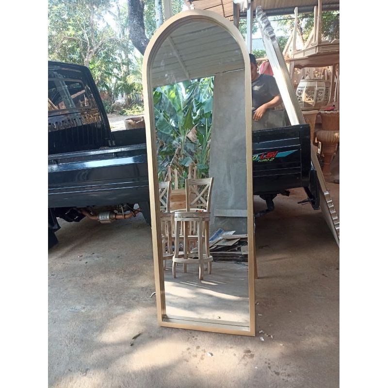 Standing miror, Pigura kaca, Pelaminan