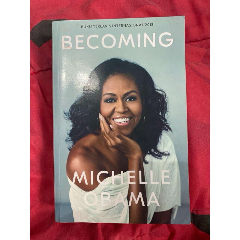 

PRELOVED buku Becoming Michelle Obama