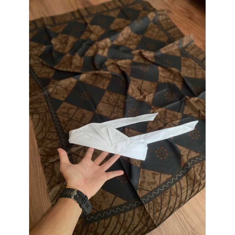 Set Saput Batik Indigo + Udeng Putih Sibakan