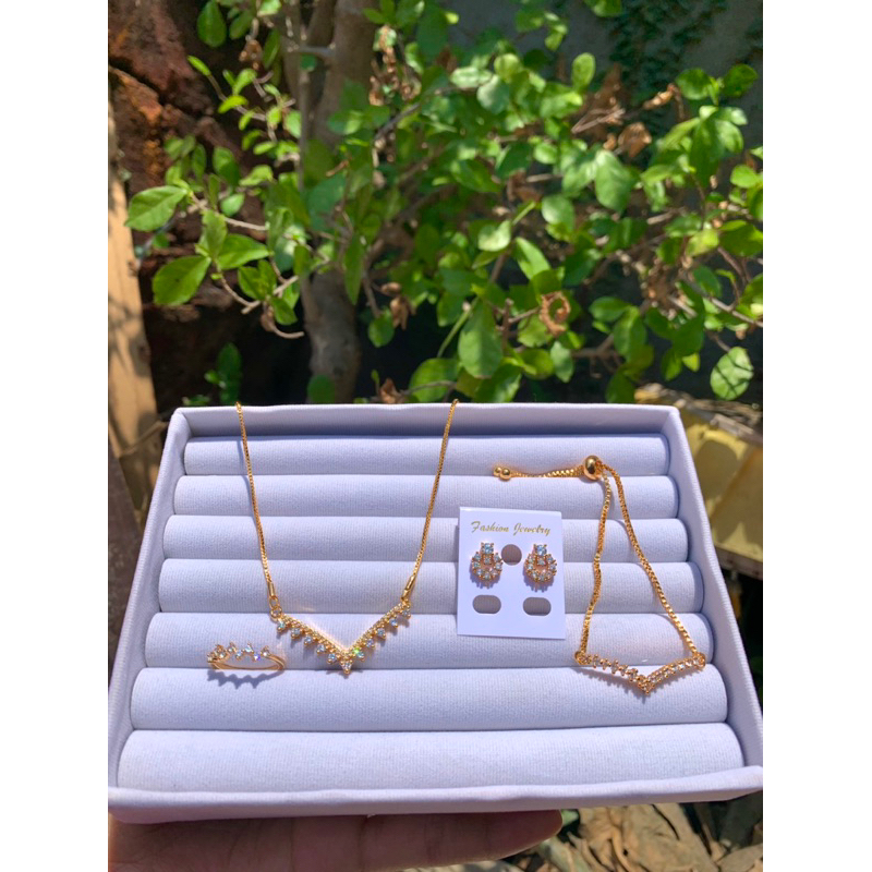 SET KALUNG V DIAMOND + GELANG V SERUT XUPING