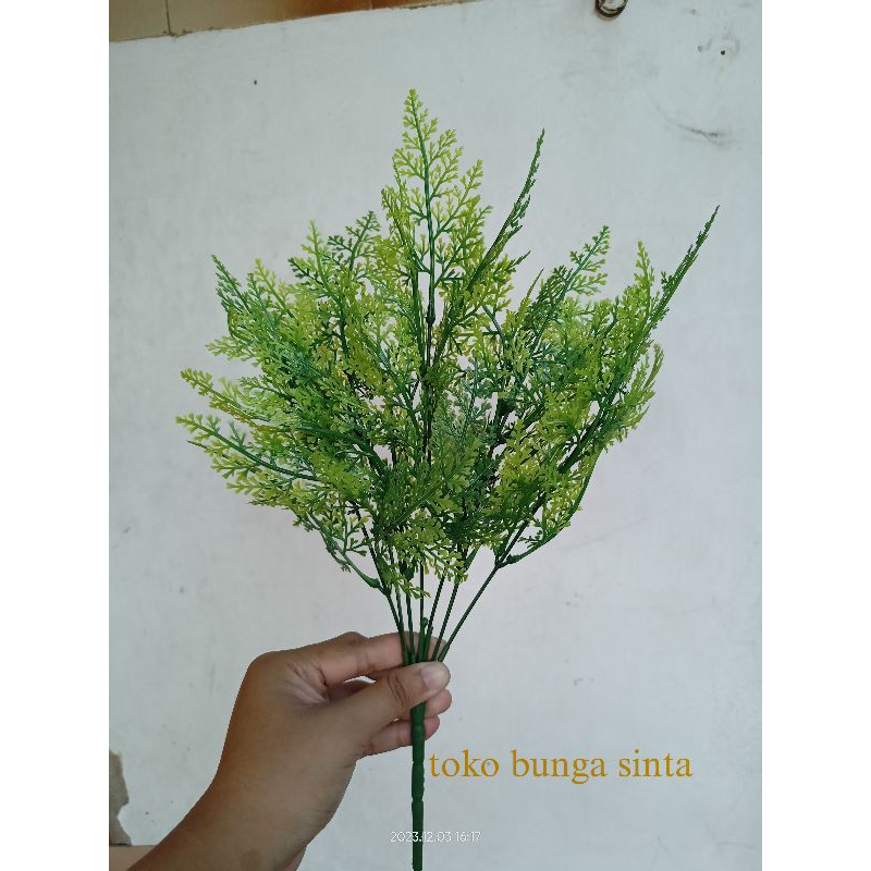 Daun cemara tangkai / daun rumput artificial
