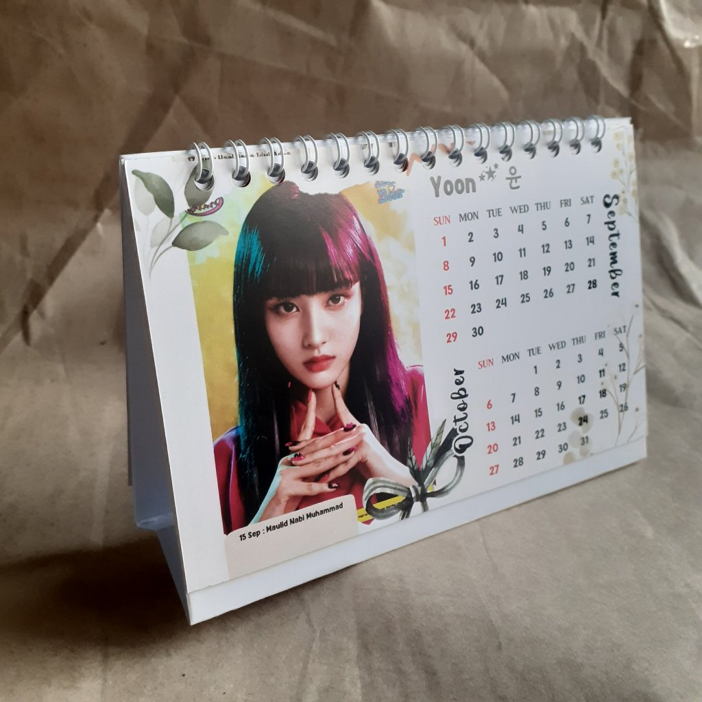 

Kalender Meja 2024 STAYC