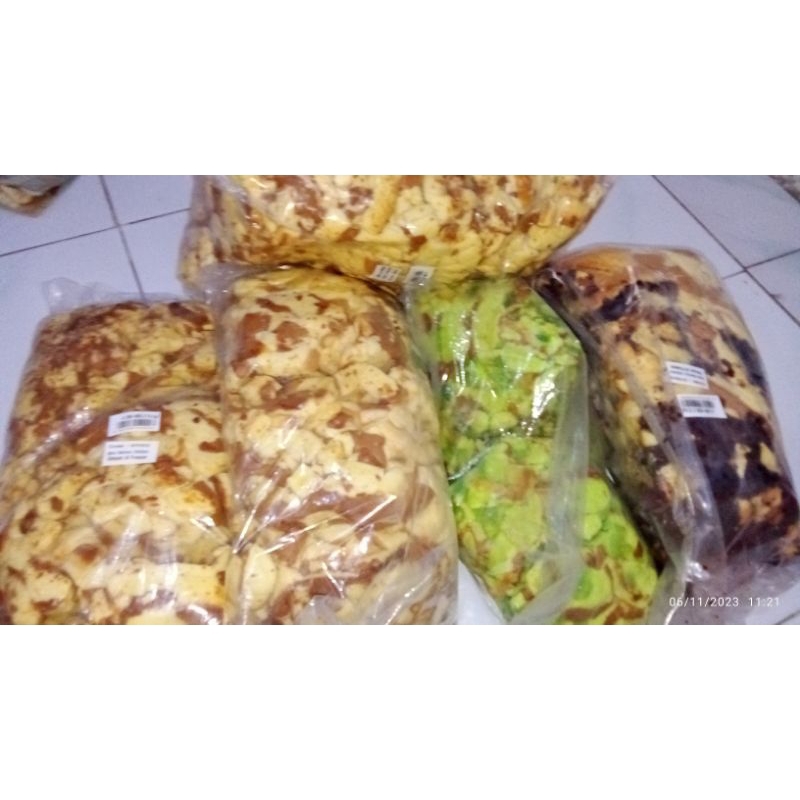 

PROTOLAN GOLDCAKE BERNARDI RIOUS RASA ORIGINAL PANDAN COKLAT LEMON CHEESE MIX 1kg