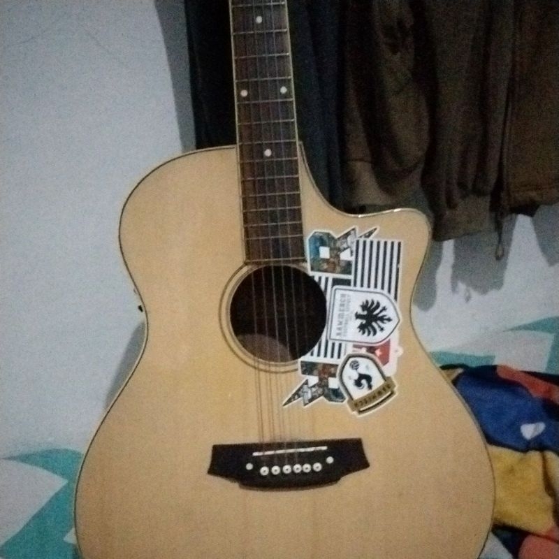 gitar bekas