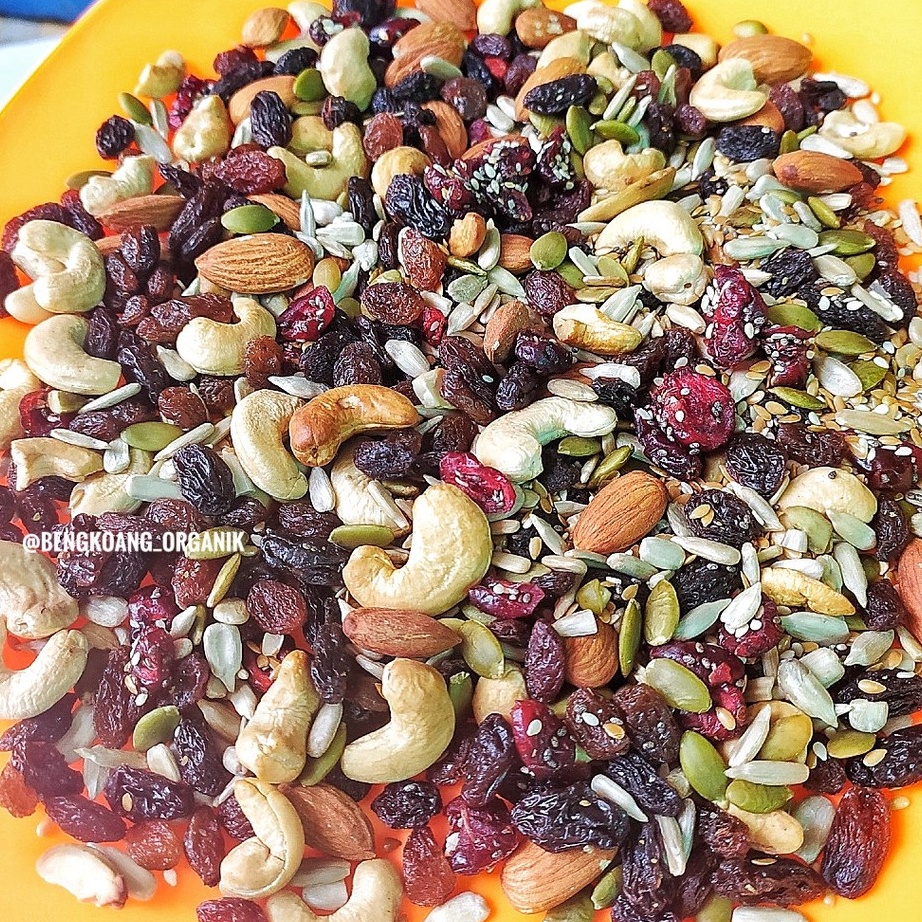 

[KODE PRODUK Y0WBK8838] SUPER TRAIL MIX 125GR - Almond, Cashew, Raisin, Pumpkin Seed, Flaxseed, Sunflower Seed